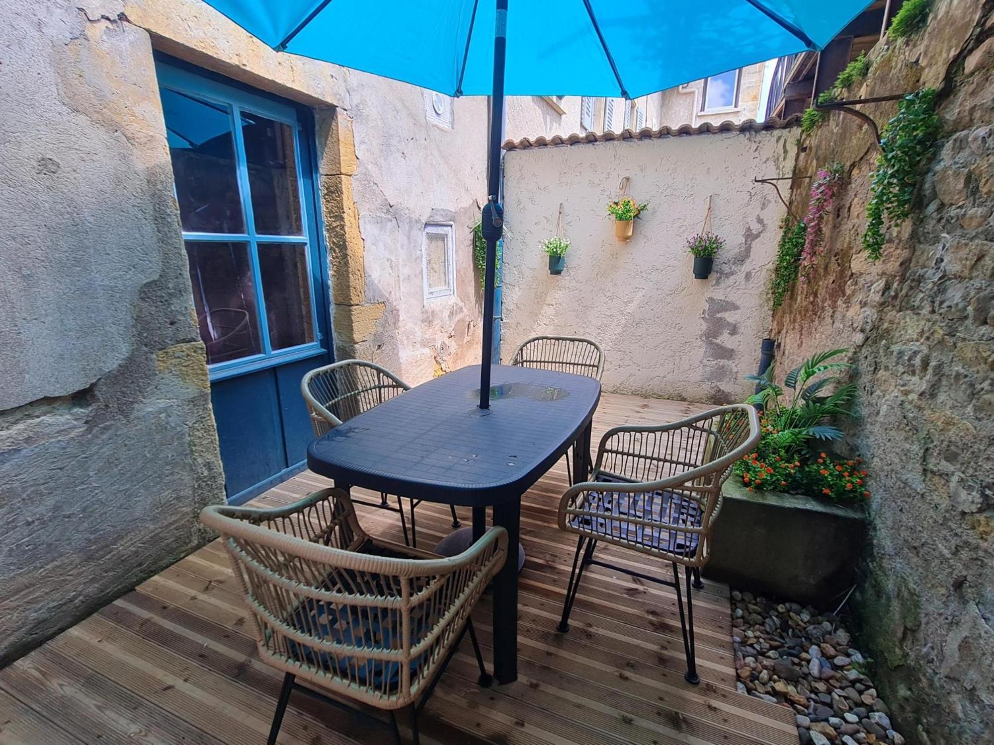 L'Escale Charliendine Apartment Charlieu Екстериор снимка