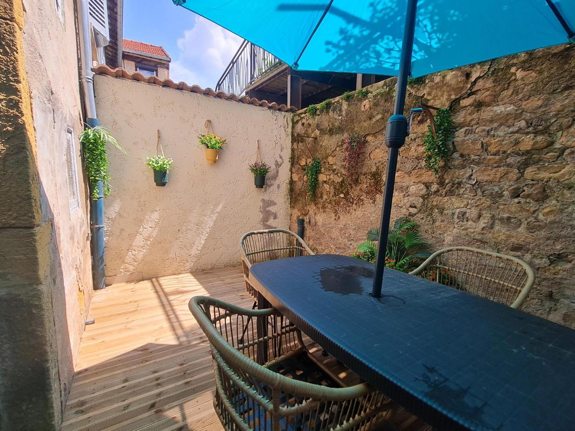 L'Escale Charliendine Apartment Charlieu Екстериор снимка